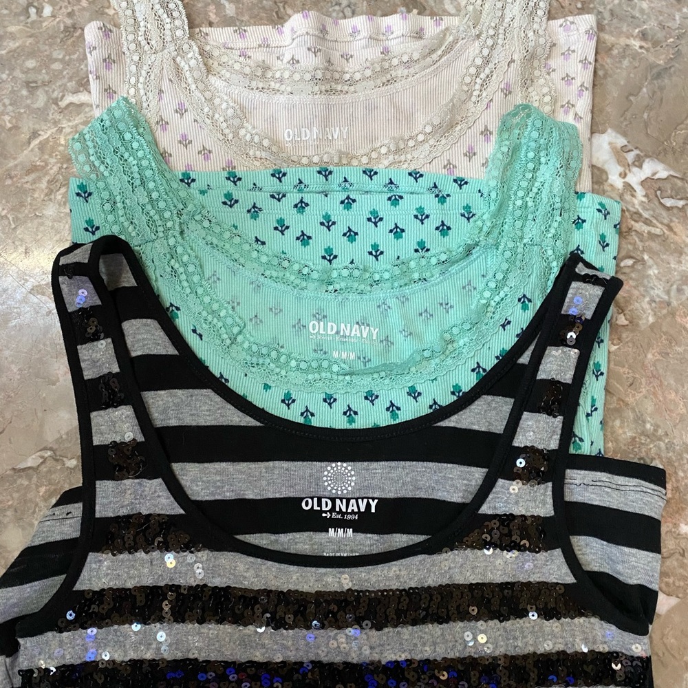 🌈OLD NAVY Tank Top Bundle Sz.Med.🌈
